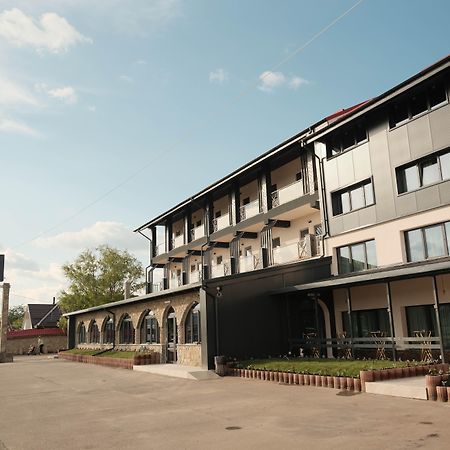 Hanul Ursilor Târgu Neamț Exteriör bild
